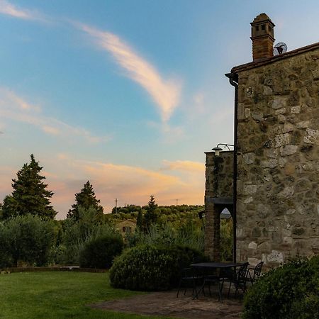 Relax Palazzo Monaci Apartman Asciano Kültér fotó